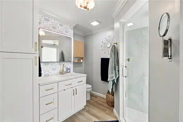 Listing Photo 12