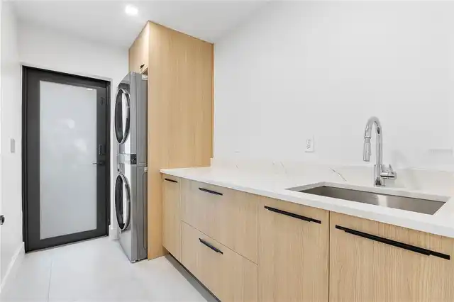 Listing Photo 16