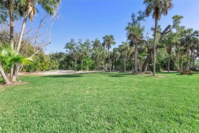 Listing Photo 43
