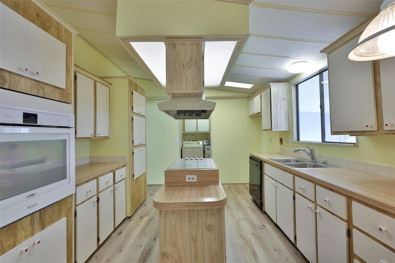 Listing Photo 11