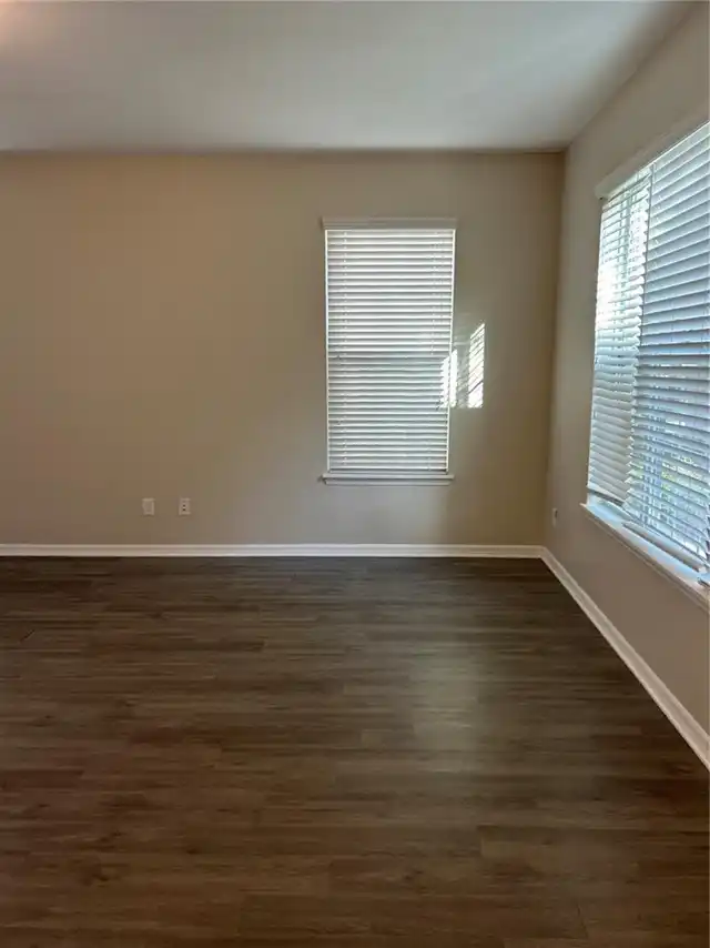 Listing Photo 9