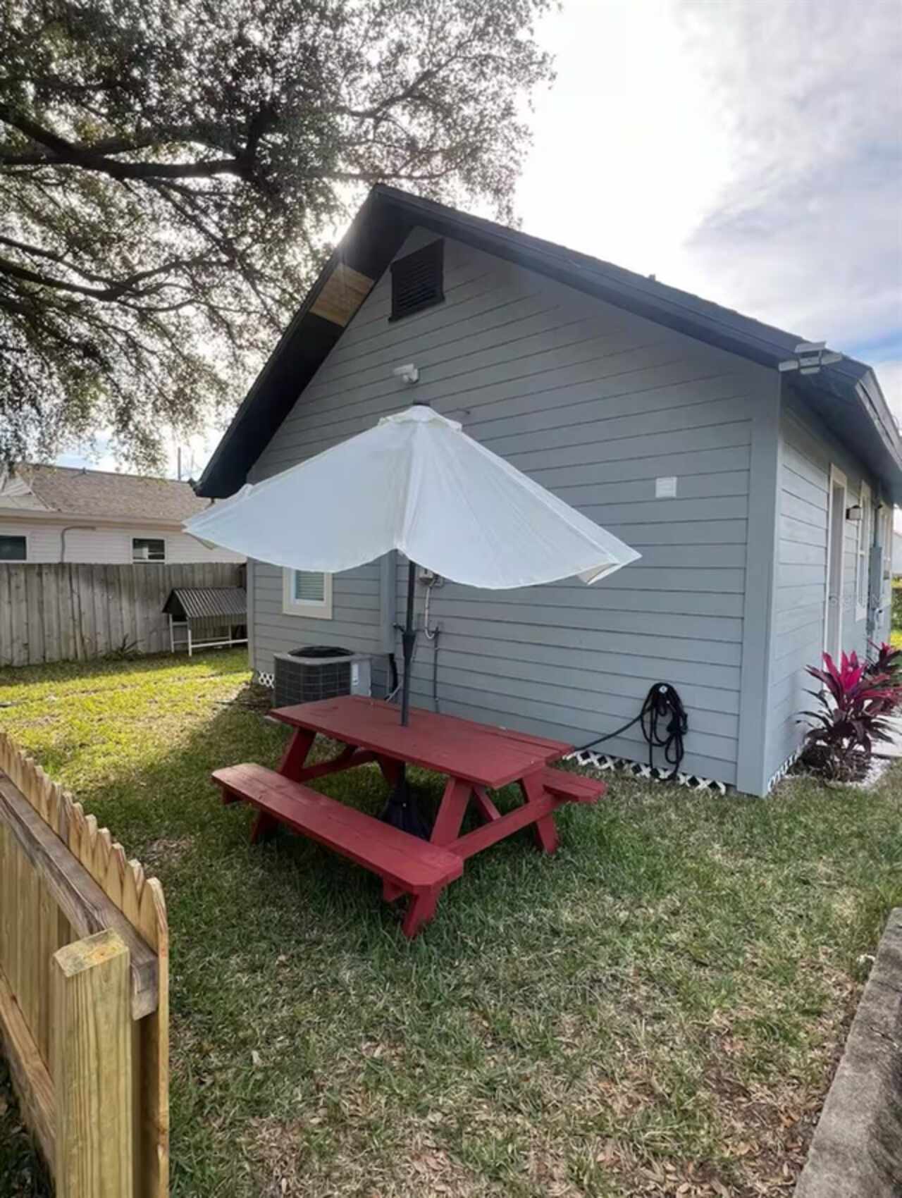 Listing Photo 11