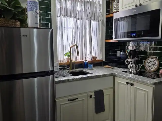 Listing Photo 8
