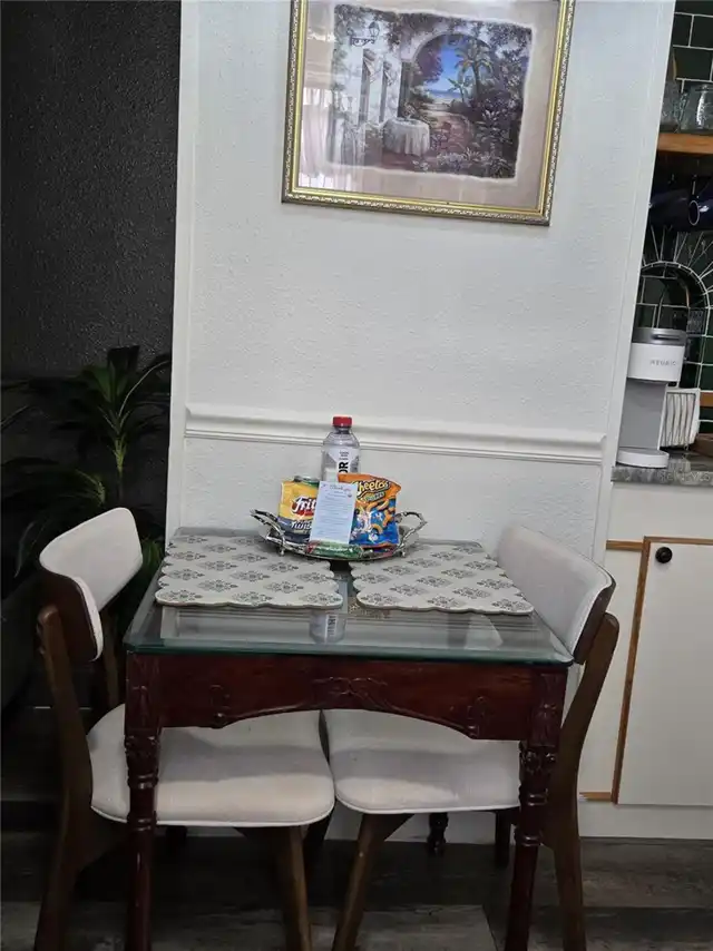 Listing Photo 9
