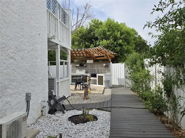 Listing Photo 17