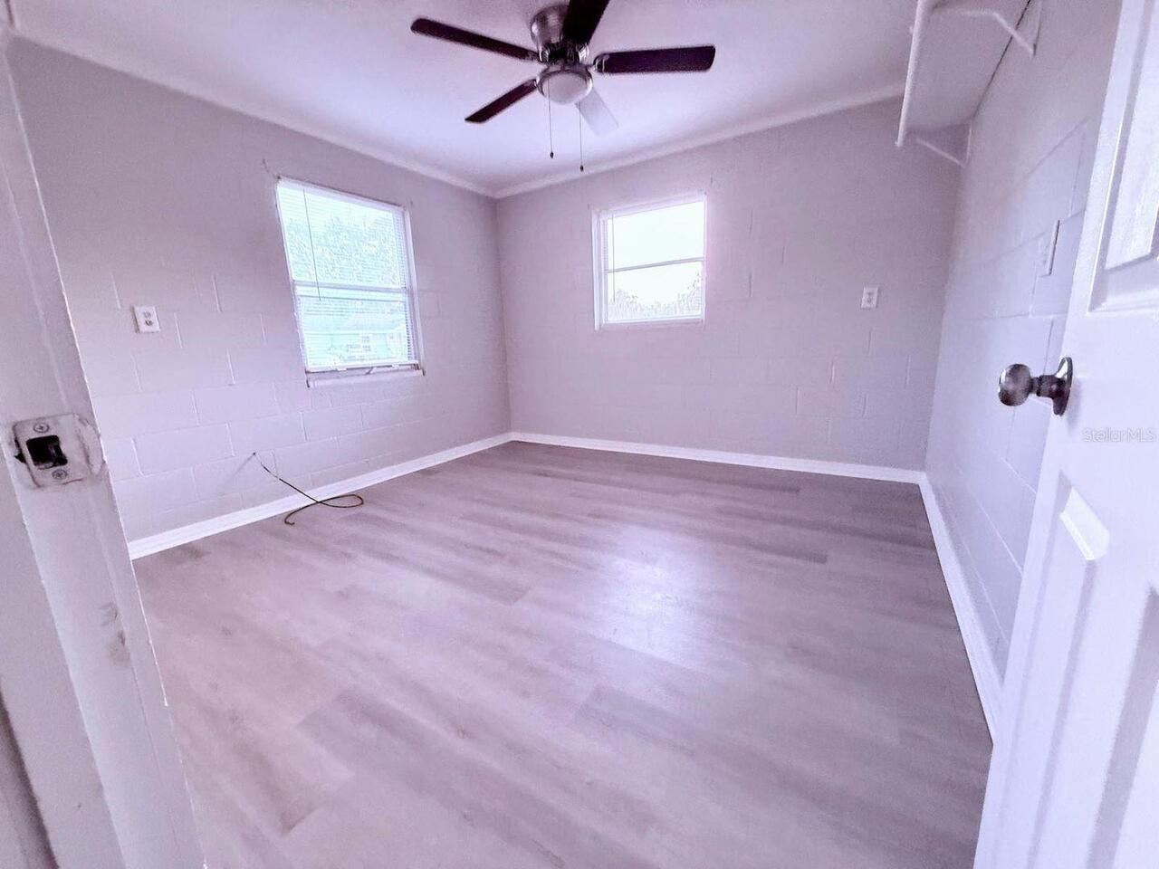 Listing Photo 11