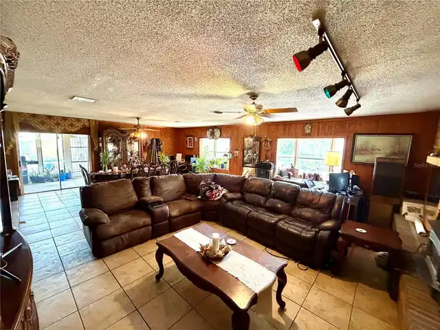 Listing Photo 16