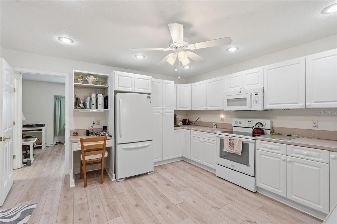 Listing Photo 11