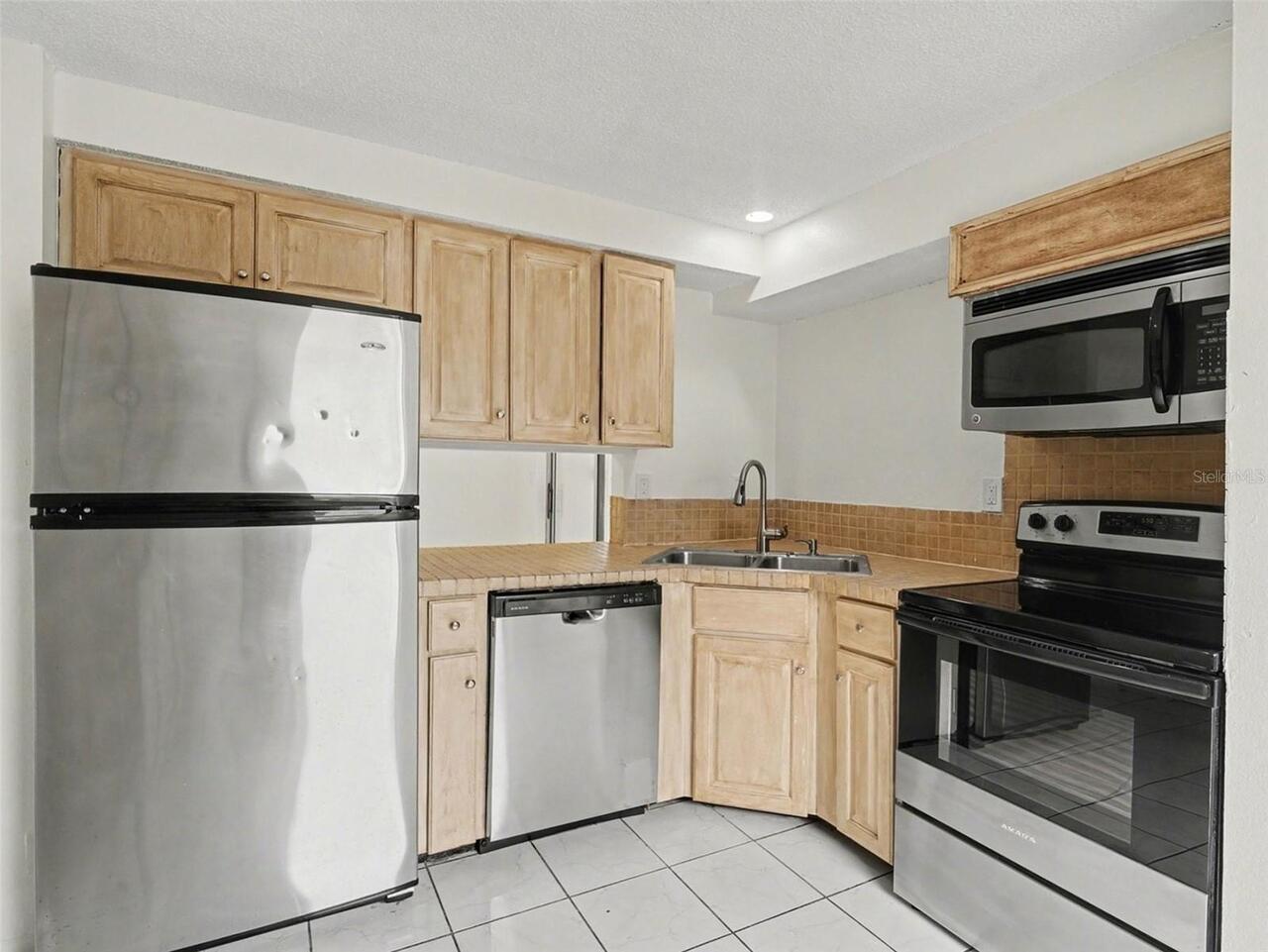 Listing Photo 12
