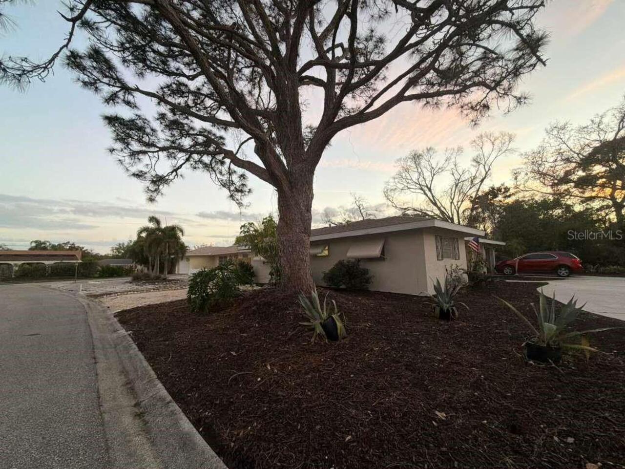 Listing Photo 6