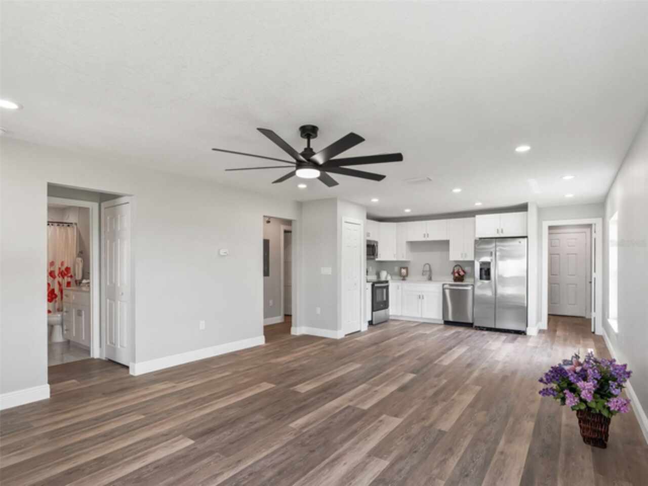 Listing Photo 8