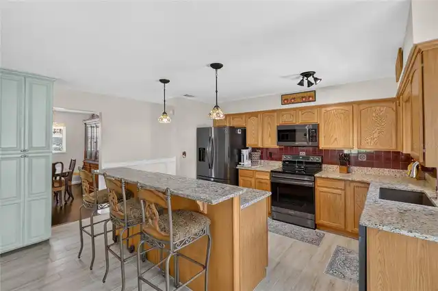 Listing Photo 17