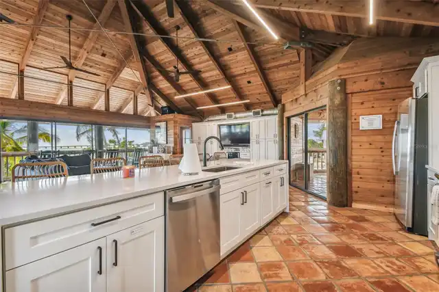 Listing Photo 17