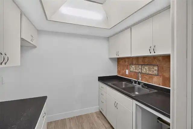 Listing Photo 10