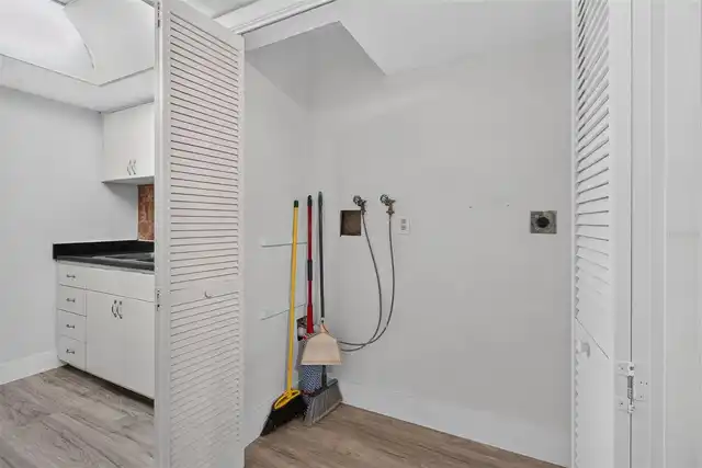Listing Photo 11