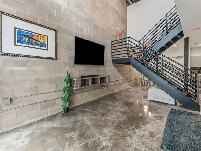 Listing Photo 6