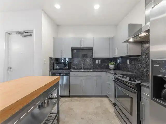 Listing Photo 9
