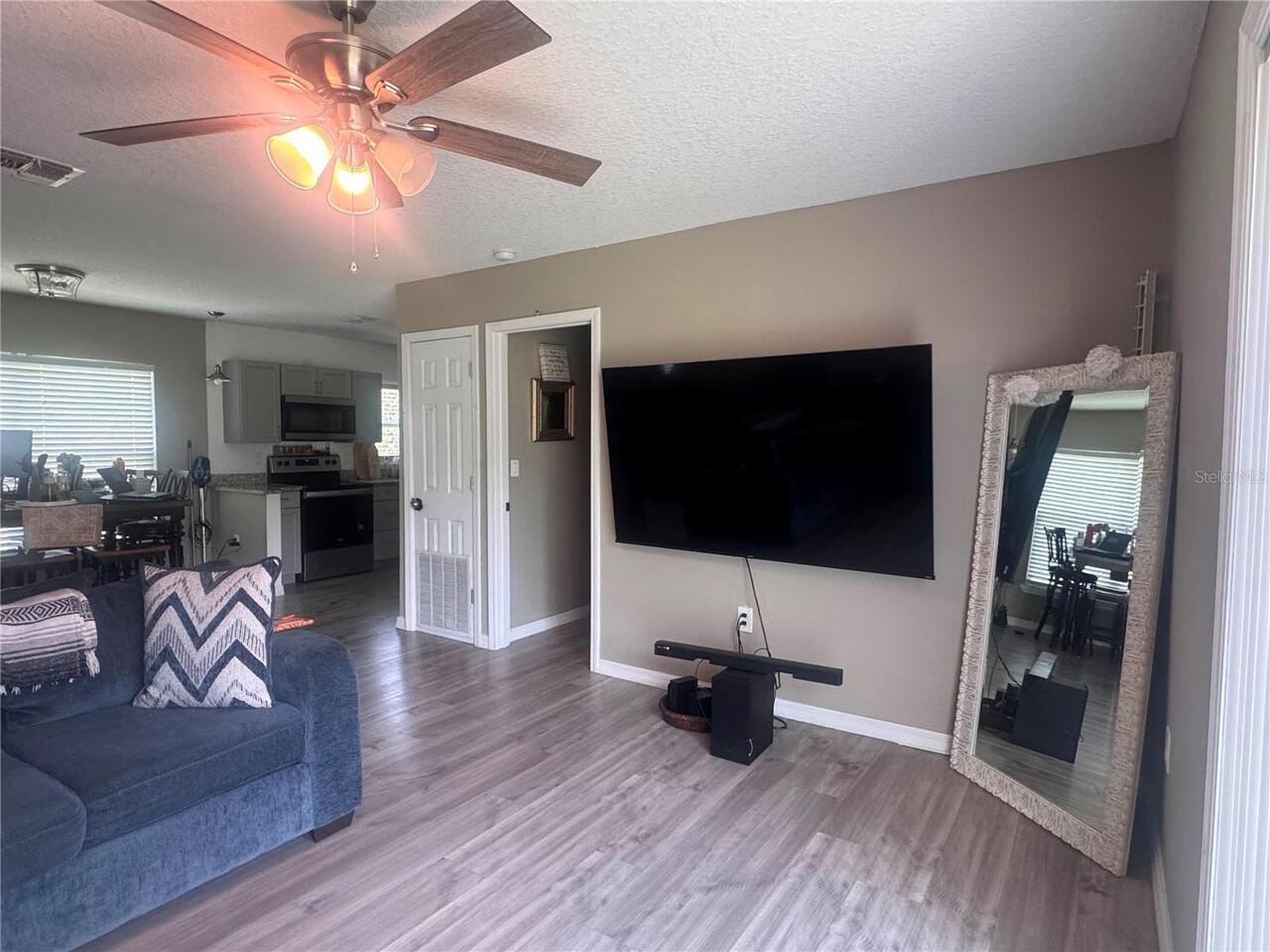 Listing Photo 12