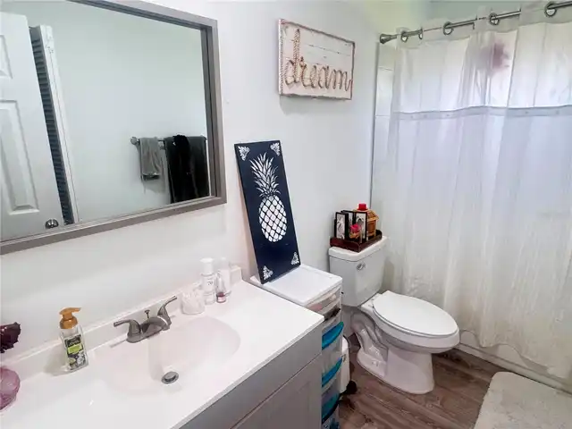 Listing Photo 10