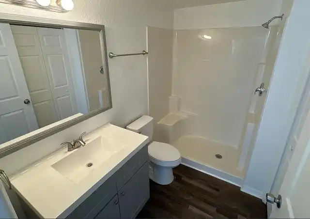 Listing Photo 9