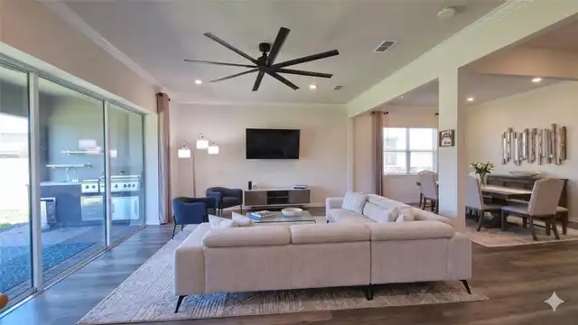 Listing Photo 6