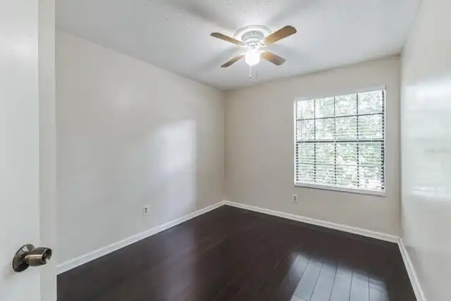 Listing Photo 7