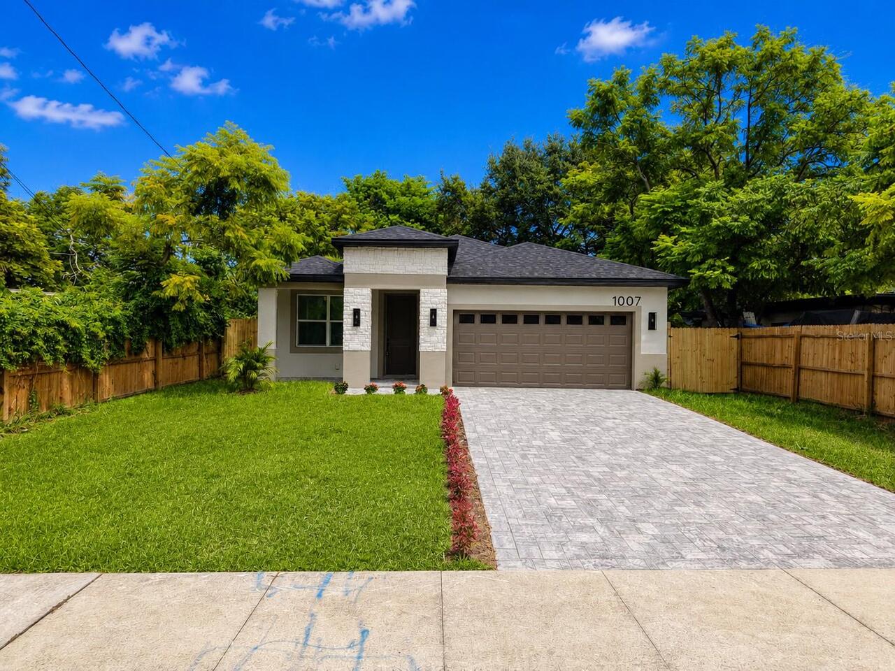 4BR, Residential Lease, 2BA, $2,500
Read More