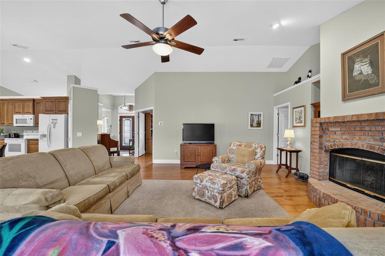 Listing Photo 16