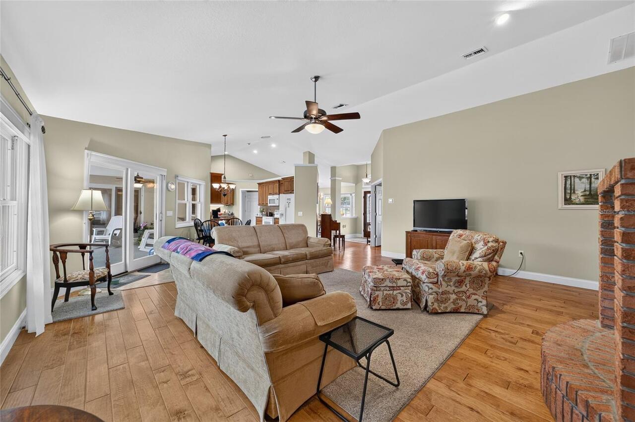 Listing Photo 17