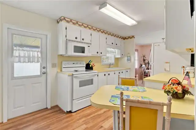 Listing Photo 10