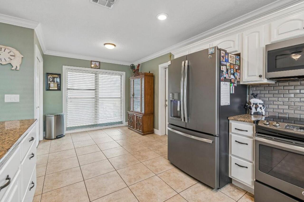 Listing Photo 16