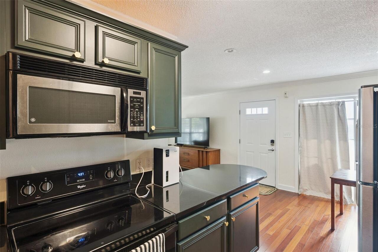 Listing Photo 8