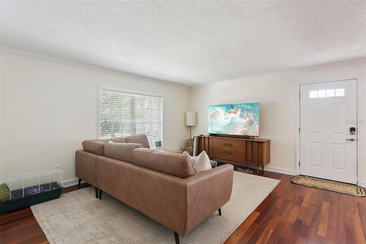 Listing Photo 9