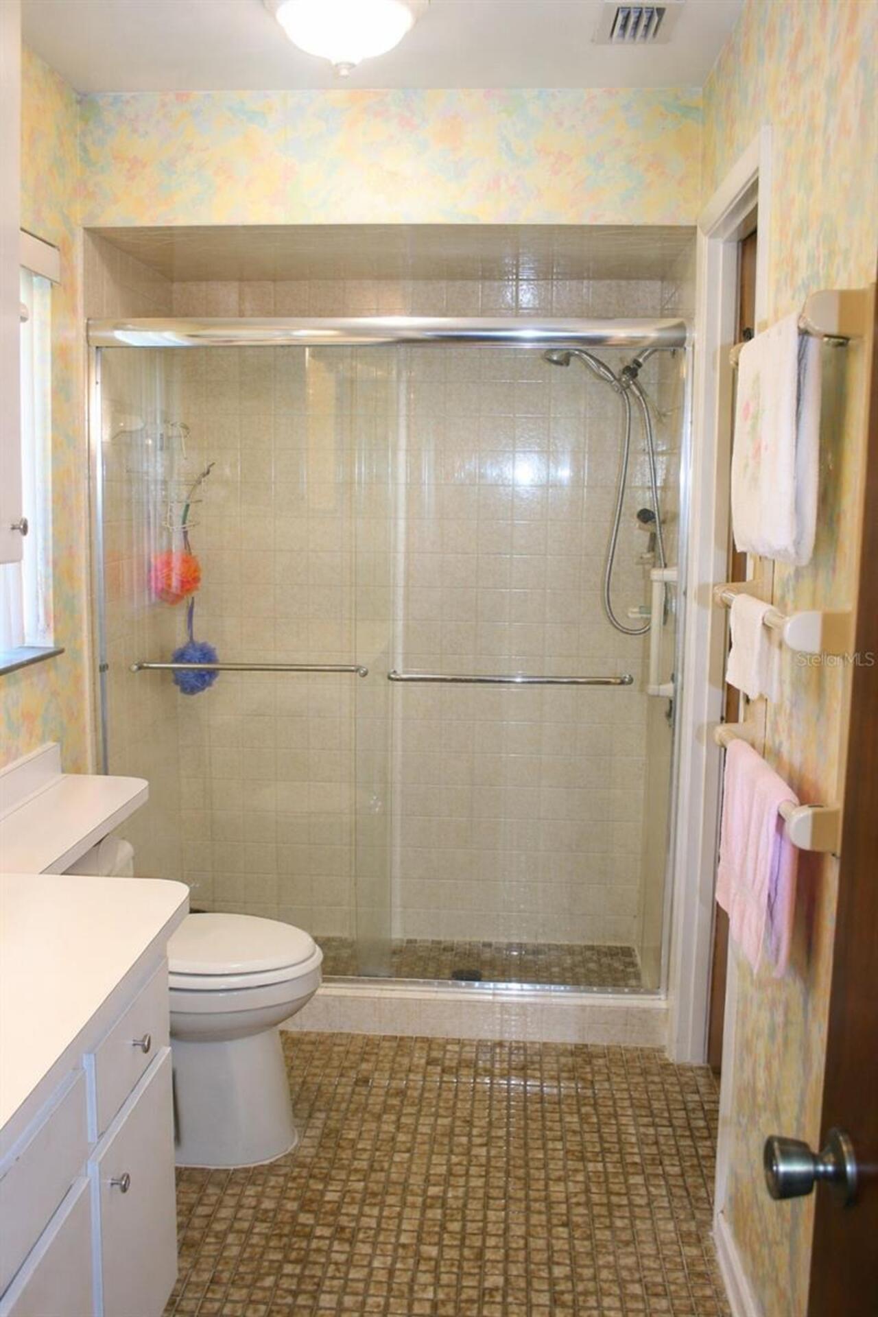 Listing Photo 12