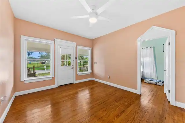 Listing Photo 14