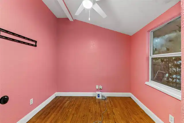 Listing Photo 17