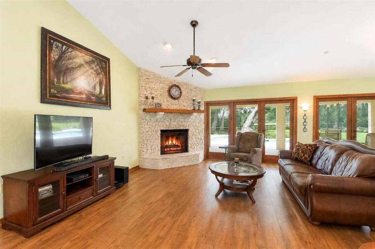 Listing Photo 14