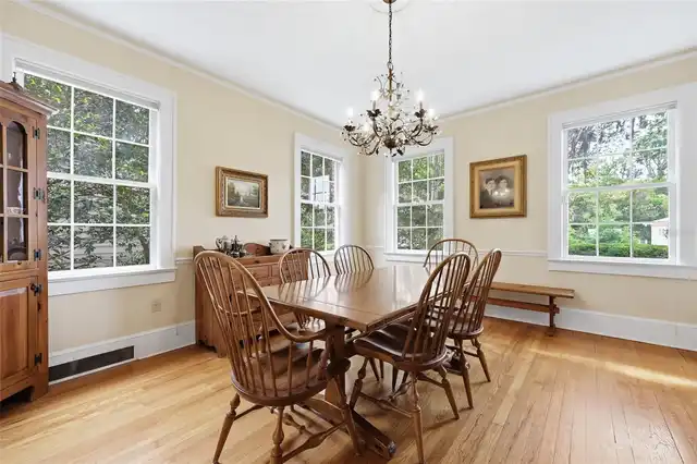 Listing Photo 9