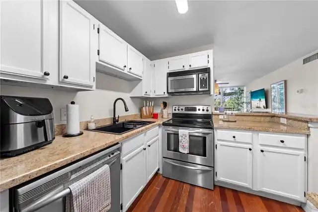 Listing Photo 15