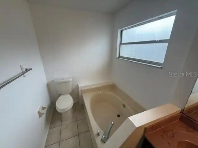 Listing Photo 9