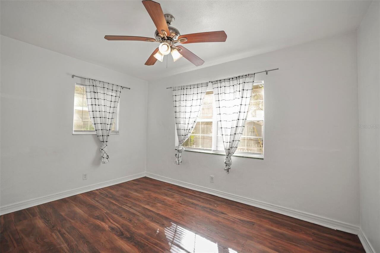 Listing Photo 14