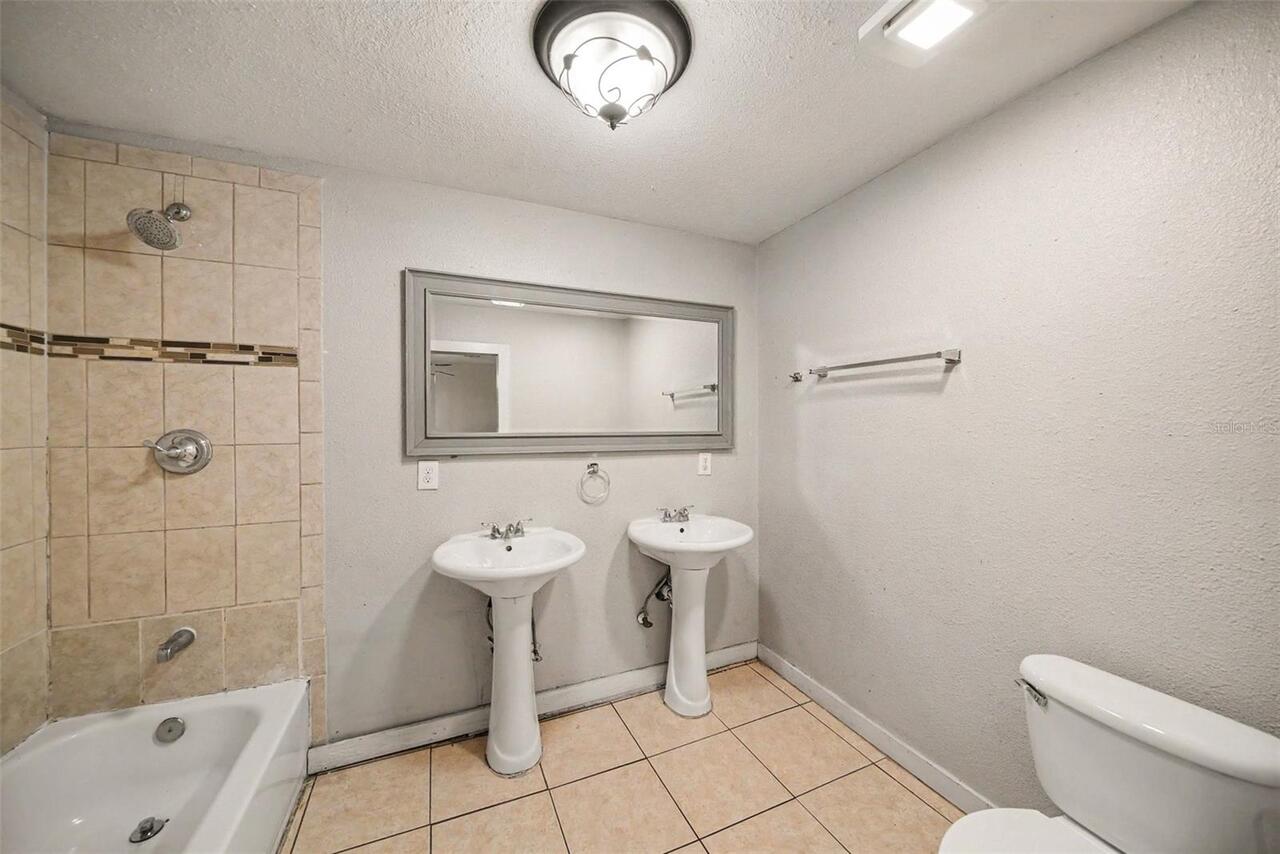 Listing Photo 12