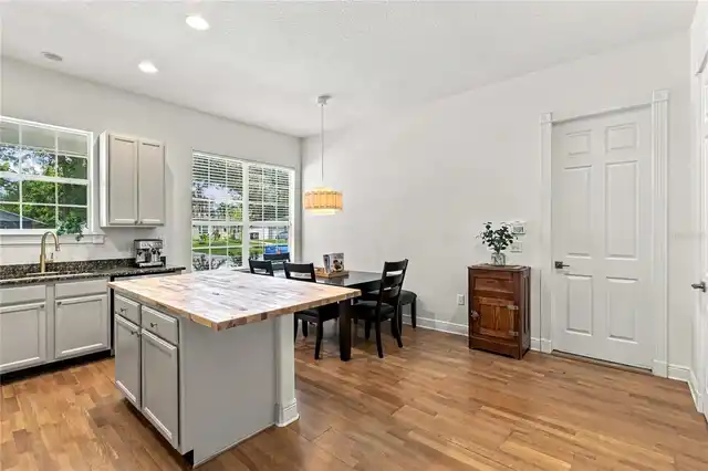 Listing Photo 8