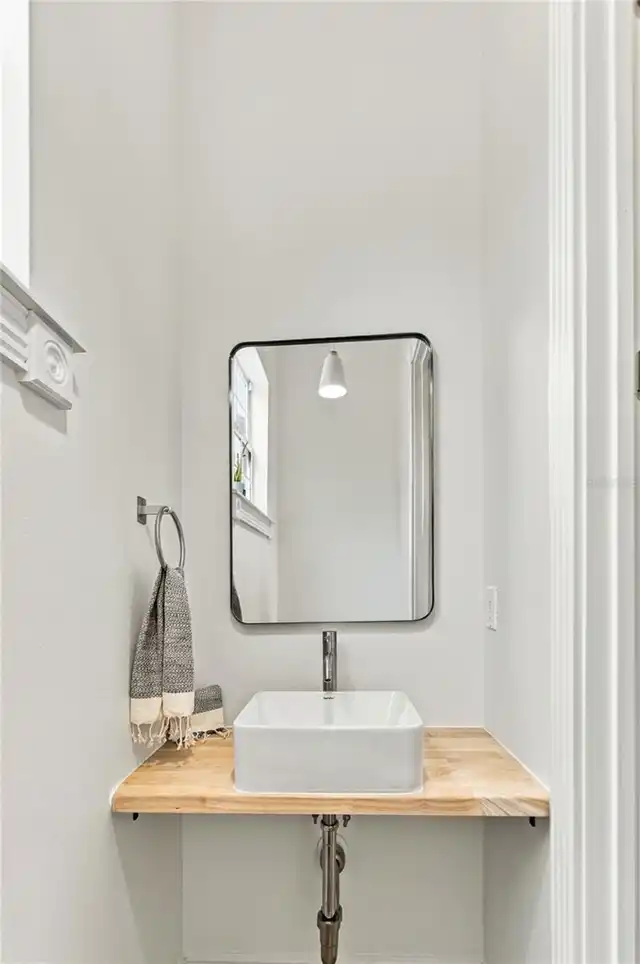 Listing Photo 11