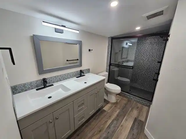 Listing Photo 11