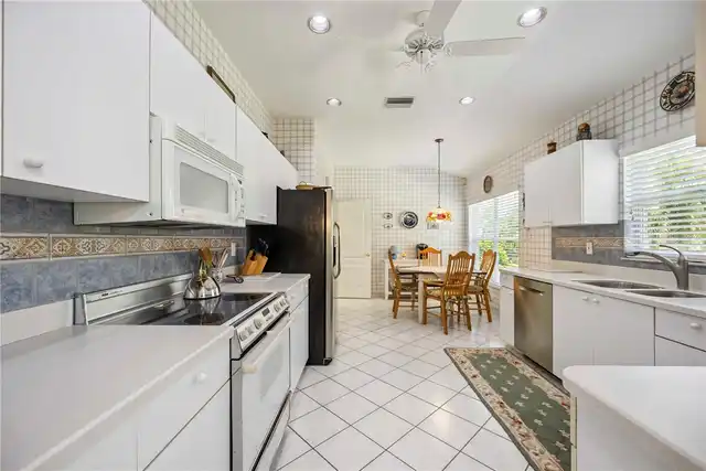 Listing Photo 10