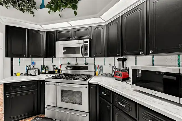 Listing Photo 17
