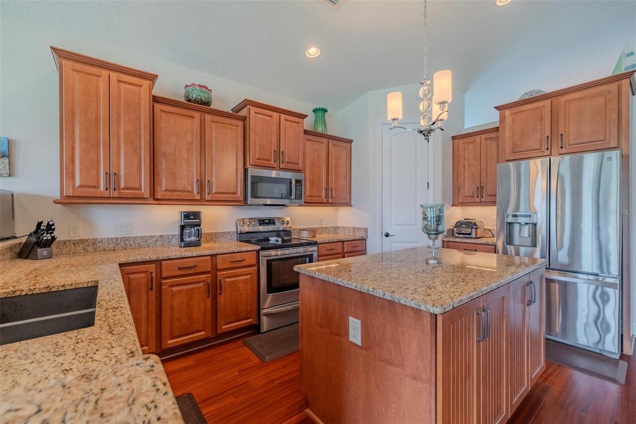 Listing Photo 8
