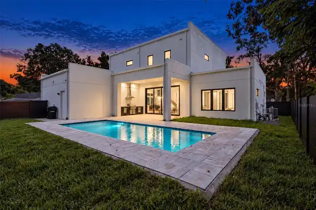Listing Photo 8