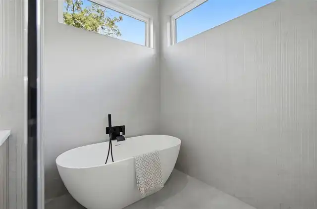 Listing Photo 33